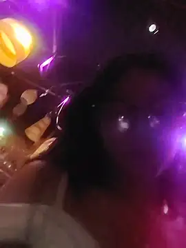 Snapshot of VioletxBloom chatting on 17, 12, 2025 VioletxBloom online show from 17, 12, 2025