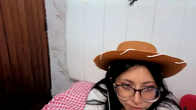 Snapshot of VioletxBloom chatting on 19, 12, 2025 VioletxBloom online show from 19, 12, 2025