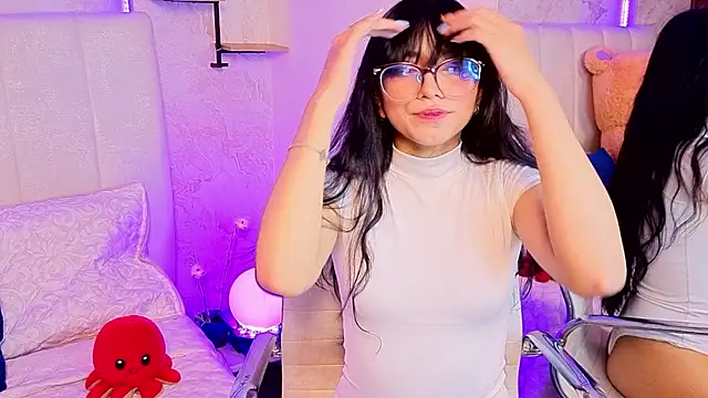 Snapshot of VioletxBloom chatting on 16, 1, 2026 VioletxBloom online show from 16, 1, 2026