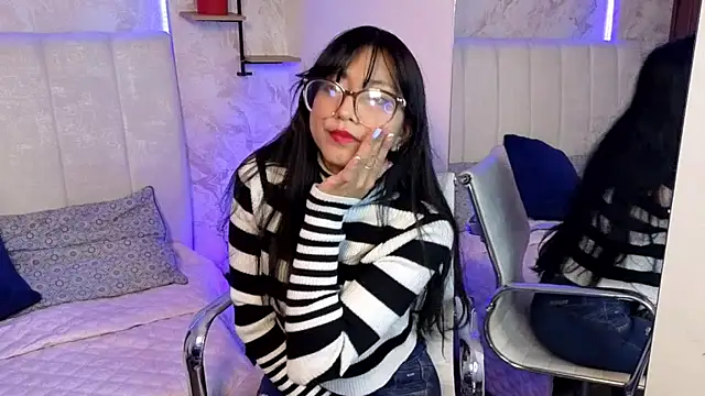 Snapshot of VioletxBloom chatting on 17, 1, 2026 VioletxBloom online show from 17, 1, 2026