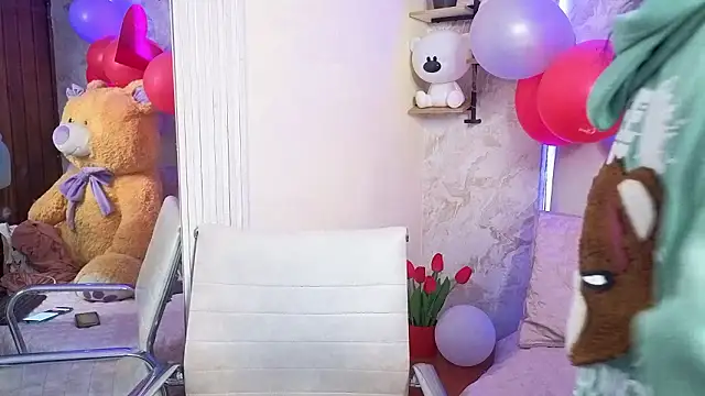 Snapshot of VioletxBloom chatting on 17, 2, 2026 VioletxBloom online show from 17, 2, 2026