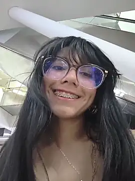 Snapshot of VioletxBloom chatting on 18, 2, 2026 VioletxBloom online show from 18, 2, 2026