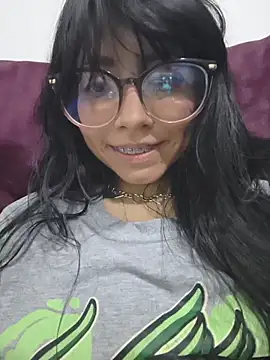 Snapshot of VioletxBloom chatting on 25, 2, 2026 VioletxBloom online show from 25, 2, 2026