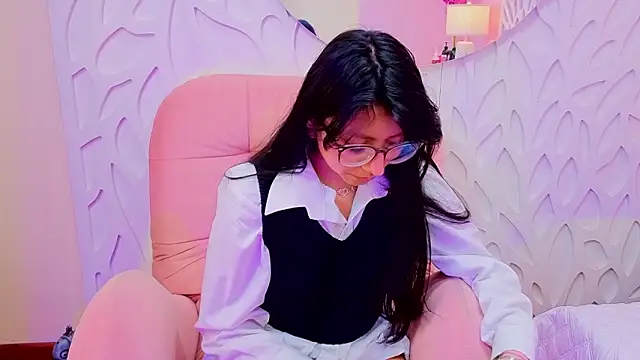 Snapshot of VioletxBloom chatting on 25, 2, 2026 VioletxBloom online show from 25, 2, 2026