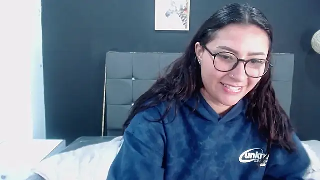 Snapshot of nicolee_8 chatting on 27, 9, 2025 nicolee 8 online show from 27, 9, 2025