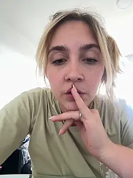 Snapshot of ayebran chatting on 16, 12, 2025 ayebran online show from 16, 12, 2025