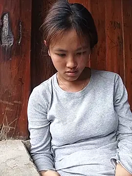 Snapshot of May_nhi chatting on 13, 6, 2026 May nhi online show from 13, 6, 2026