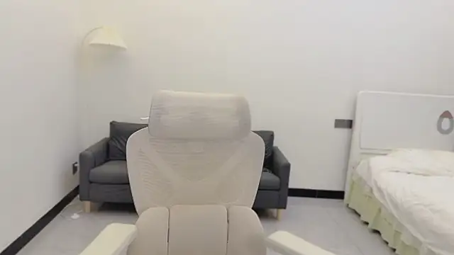 Maymay  online show from 10, 11, 2025