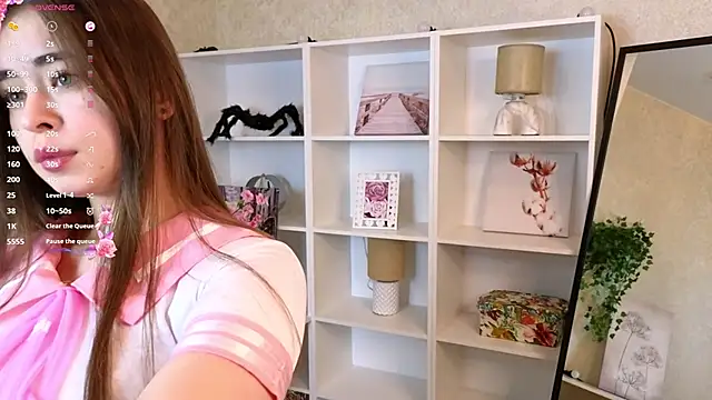 TraciMyntti online show from 14, 11, 2025