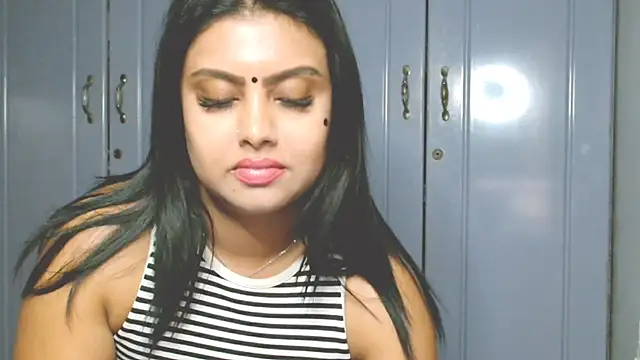 Indian GlowingMiax online show from 5, 10, 2025