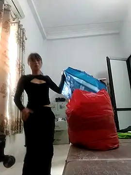 linda bae00 online show from 10, 10, 2025