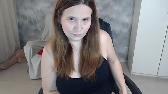 AdelinaLawson online show from 28, 9, 2025