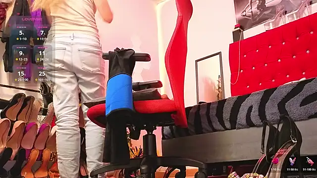 Snapshot of candy_conrad chatting on 4, 2, 2026 candy conrad online show from 4, 2, 2026