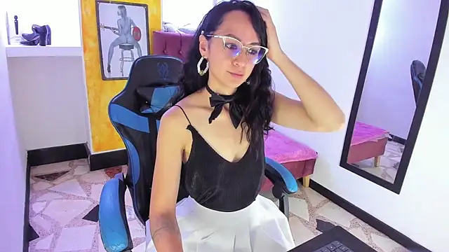 alison moon7 online show from 10, 10, 2025