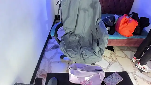 alison moon7 online show from 19, 11, 2025