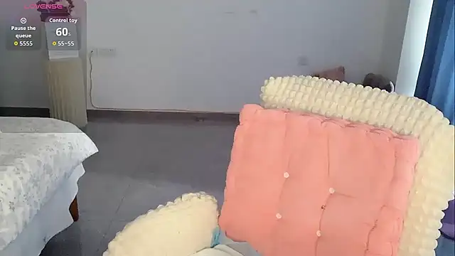 Snapshot of Xiali-166 chatting on 14, 12, 2025 Xiali-166 online show from 14, 12, 2025