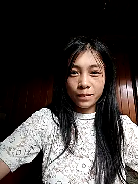 Snapshot of EmLy02 chatting on 28, 9, 2025 EmLy02 online show from 28, 9, 2025