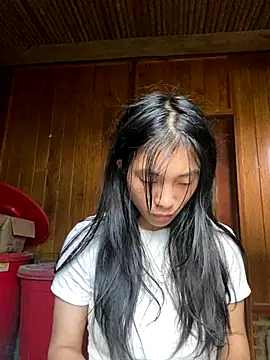 Snapshot of EmLy02 chatting on 2, 10, 2025 EmLy02 online show from 2, 10, 2025