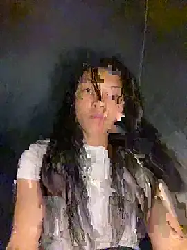Snapshot of EmLy02 chatting on 14, 10, 2025 EmLy02 online show from 14, 10, 2025