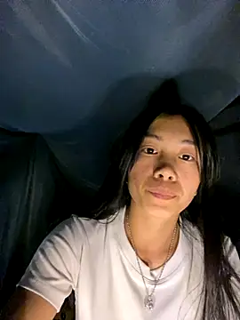 Snapshot of EmLy02 chatting on 19, 10, 2025 EmLy02 online show from 19, 10, 2025
