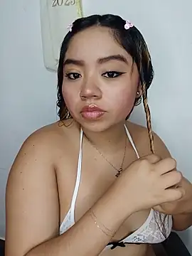 Snapshot of Emily__Hott chatting on 22, 5, 2026 Emily Hott online show from 22, 5, 2026