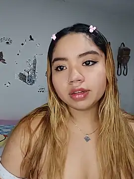 Snapshot of Emily__Hott chatting on 22, 5, 2026 Emily Hott online show from 22, 5, 2026