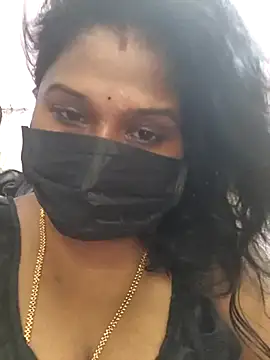 Snapshot of chaitara-reddy chatting on 17, 5, 2026 chaitara-reddy online show from 17, 5, 2026