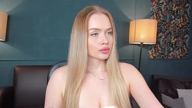 AvroraGoldie online show from 15, 9, 2025