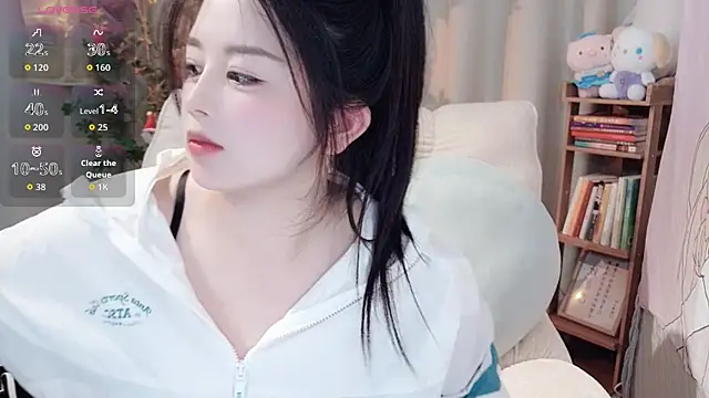 Snapshot of SweetTease2025 chatting on 31, 10, 2025 SweetTease2025 online show from 31, 10, 2025