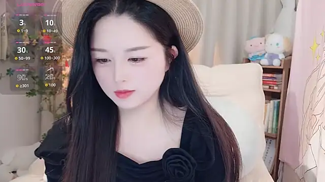 Snapshot of SweetTease2025 chatting on 10, 11, 2025 SweetTease2025 online show from 10, 11, 2025