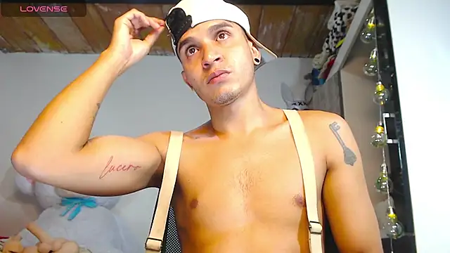 Snapshot of Angel_latinboy chatting on 23, 4, 2026 Angel latinboy online show from 23, 4, 2026