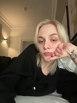 Snapshot of DaryaDoll chatting on 30, 11, 2025 DaryaDoll online show from 30, 11, 2025