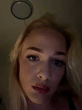 Snapshot of DaryaDoll chatting on 17, 12, 2025 DaryaDoll online show from 17, 12, 2025