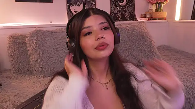 sophieee art online show from 8, 2, 2026