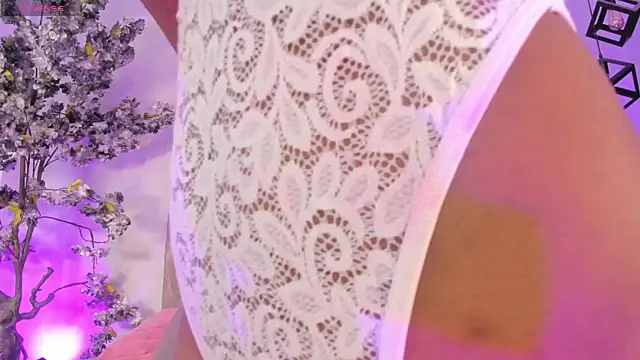 Keirahartz online show from 3, 12, 2025