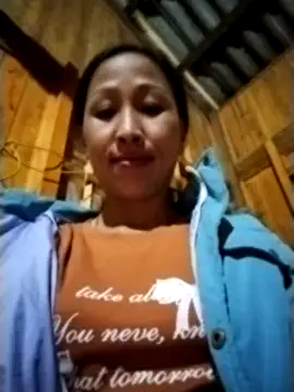 cute love00 online show from 4, 11, 2025