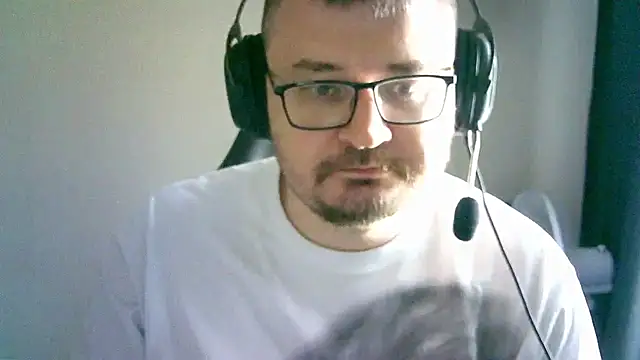 Snapshot of SirAbuser chatting on 10, 9, 2025 SirAbuser online show from 10, 9, 2025