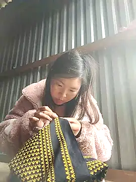 Snapshot of vivi_cute chatting on 27, 9, 2025 vivi cute online show from 27, 9, 2025