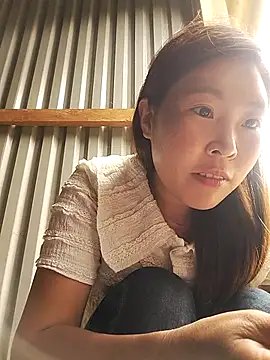 Snapshot of vivi_cute chatting on 6, 10, 2025 vivi cute online show from 6, 10, 2025
