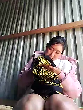 Snapshot of vivi_cute chatting on 9, 10, 2025 vivi cute online show from 9, 10, 2025