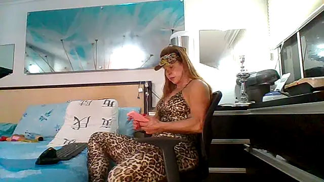 Mirianzapata 1 online show from 18, 11, 2025