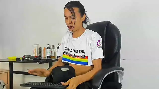 Aisha hotts777 online show from 20, 10, 2025