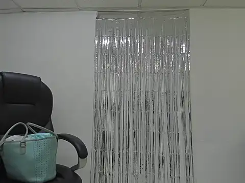 Snapshot of Aisha_hotts777 chatting on 29, 5, 2026 Aisha hotts777 online show from 29, 5, 2026