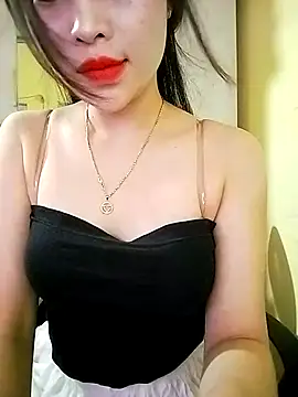 Snapshot of Lissa_xinh09 chatting on 10, 9, 2025 Lissa xinh09 online show from 10, 9, 2025