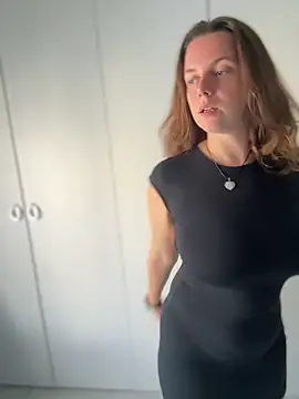 TenderLaGlamor online show from 25, 9, 2025