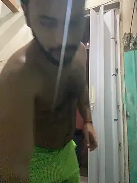 Snapshot of spiderfindom chatting on 15, 5, 2026 spiderfindom online show from 15, 5, 2026
