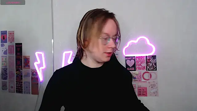 Amanda Butlerr online show from 10, 4, 2026