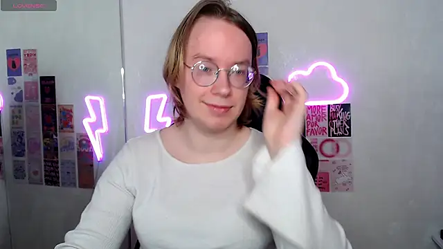 Amanda Butlerr online show from 11, 4, 2026