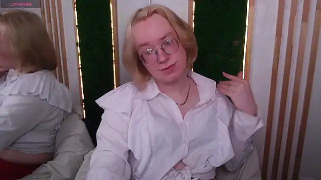 Amanda Butlerr online show from 14, 7, 2026