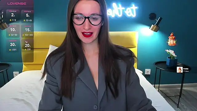 Joan Nelson online show from 3, 2, 2026